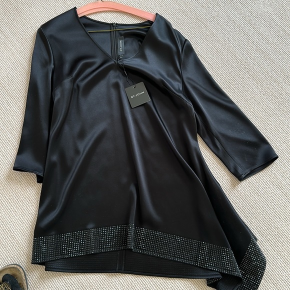 Long too.   Shiny black. Based at bottom.  Fall to the side. - Picture 4 of 5